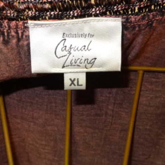 Plum Casual Living Short Sleeve Tunic, Like New - Picture 4 of 5